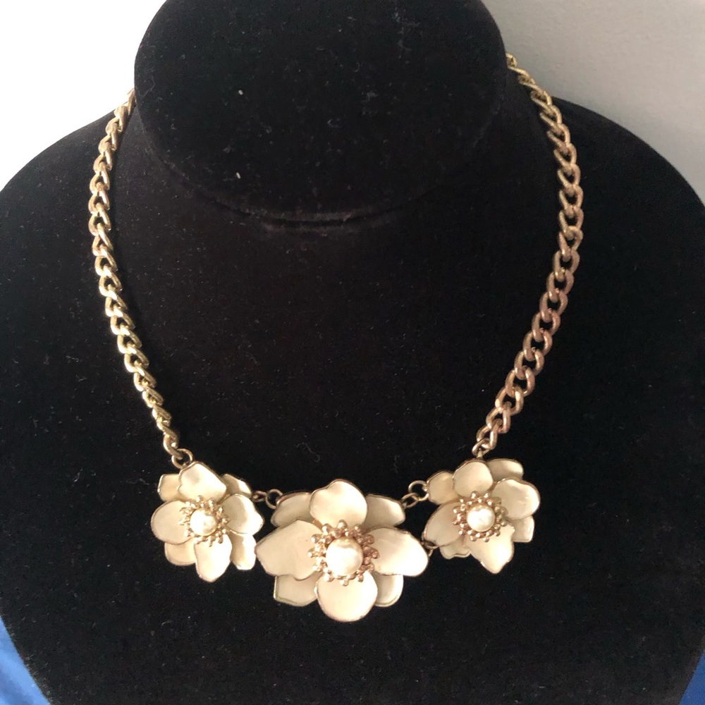 Vintaged Statement Necklace Enamel Flowers Gold tone Cuban chunky chain - Picture 8 of 12